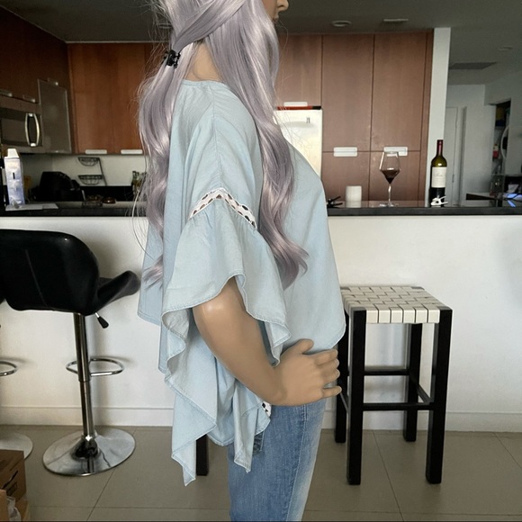 BCBGeneration Ruffle Sleeves Crop Top - Picture 6 of 14